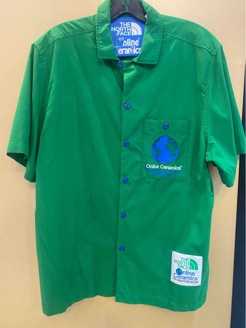 The Northface x Online Ceramics Button Front S/S Top (Men's Medium / lightly Used)