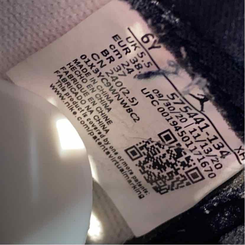 Jordan 1 UNC Size 6y 575441-134 Fits Women 7.5