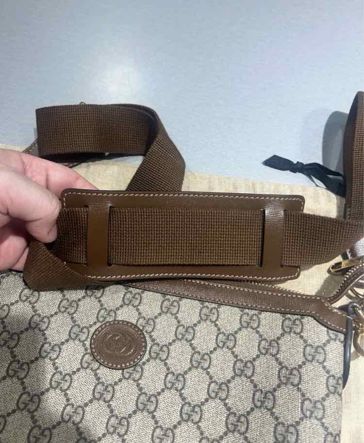 Gucci GG Supreme Toiletry Clutch Bag (lightly used)