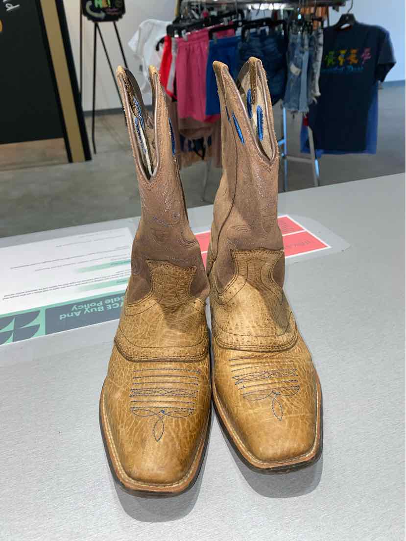 Ariat Boot Youth Size 6 equal to 7.5  10015388