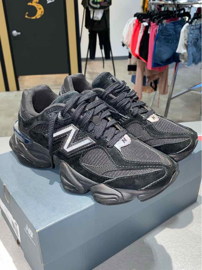 New Balance Shoe Size 7 Black u9060bpm Kids Sneakers