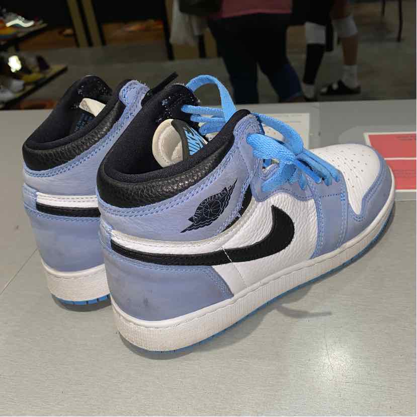 Jordan 1 UNC Size 6y 575441-134 Fits Women 7.5