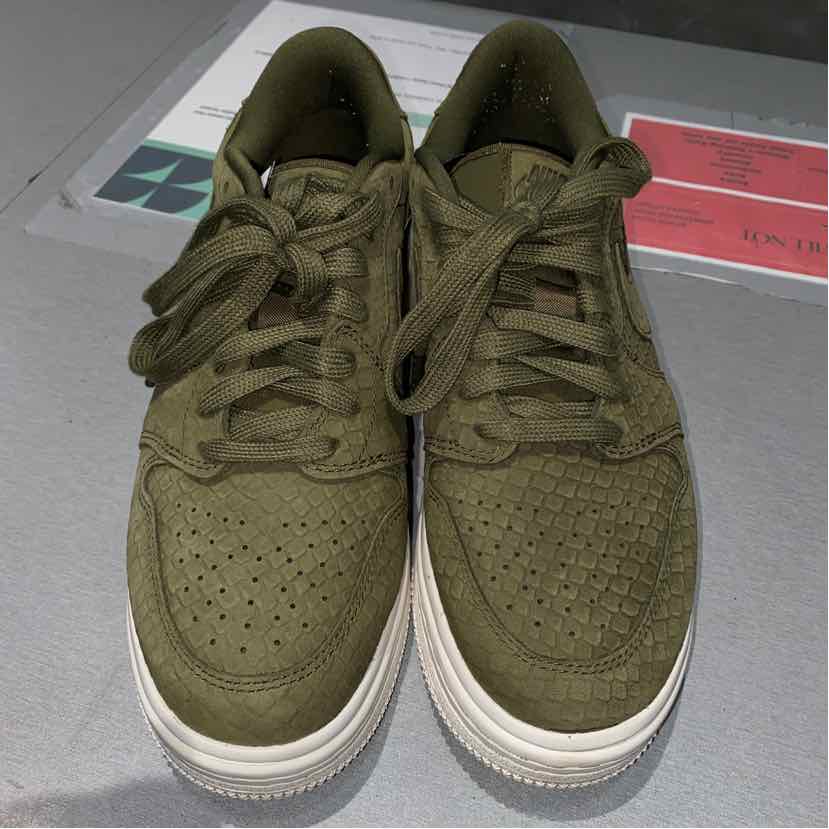 Jordan Shoe Size 8 ao1334-300 Women's Sneakers