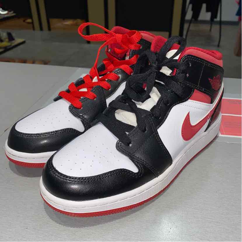 Jordan Shoe Size 6y DJ4695-122 also fits  Women's 7.5