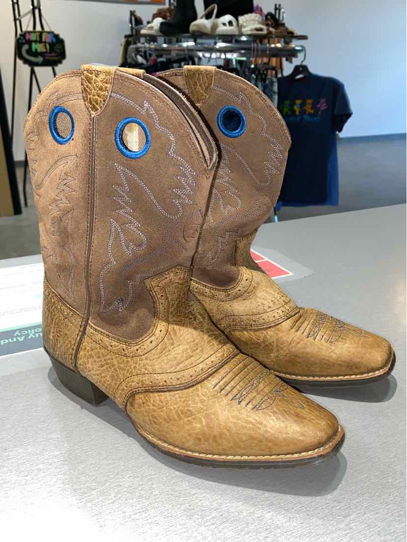 Ariat Boot Youth Size 6 equal to 7.5  10015388