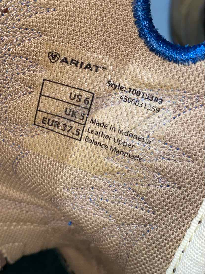 Ariat Boot Youth Size 6 equal to 7.5  10015388
