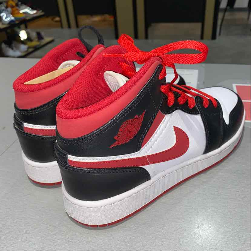 Jordan Shoe Size 6y DJ4695-122 also fits  Women's 7.5