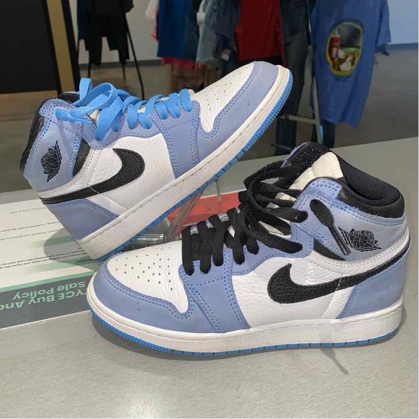 Jordan 1 UNC Size 6y 575441-134 Fits Women 7.5