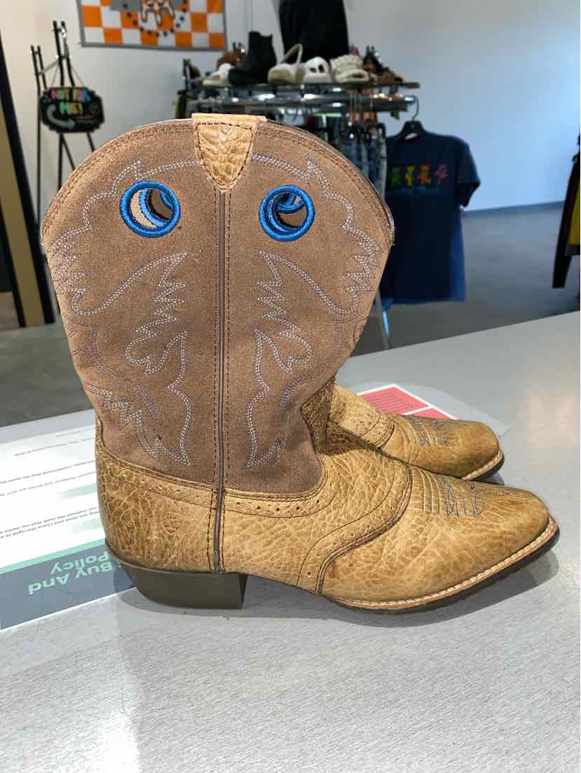 Ariat Boot Youth Size 6 equal to 7.5  10015388