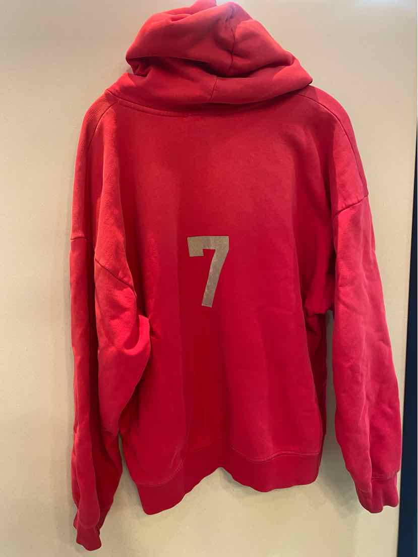 Size L Essentials x Fear of God