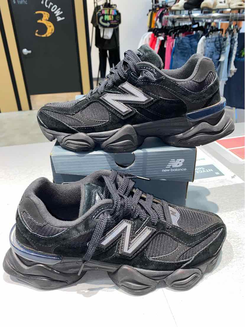 New Balance Shoe Size 7 Black u9060bpm Kids Sneakers