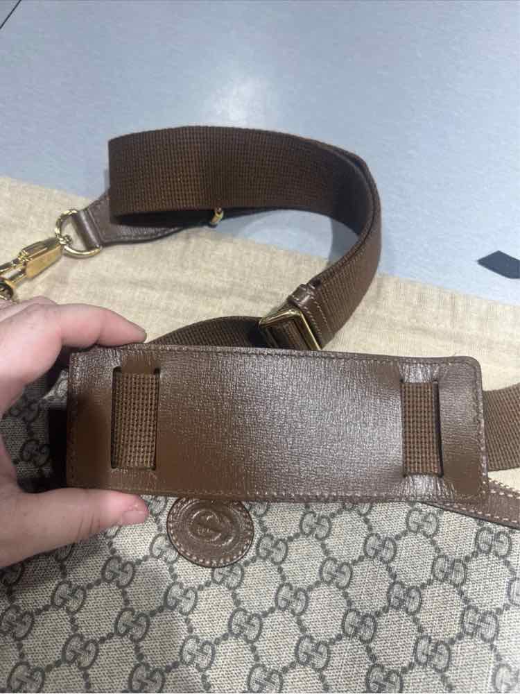 Gucci GG Supreme Toiletry Clutch Bag (lightly used)