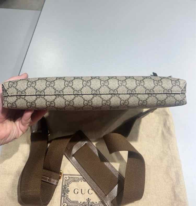Gucci GG Supreme Toiletry Clutch Bag (lightly used)