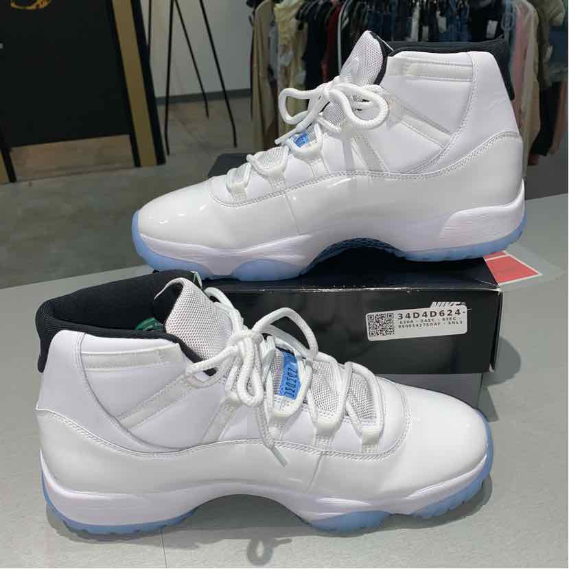 Jordan Shoe Size 13 White Blue CT8012-104 Men's Sneakers