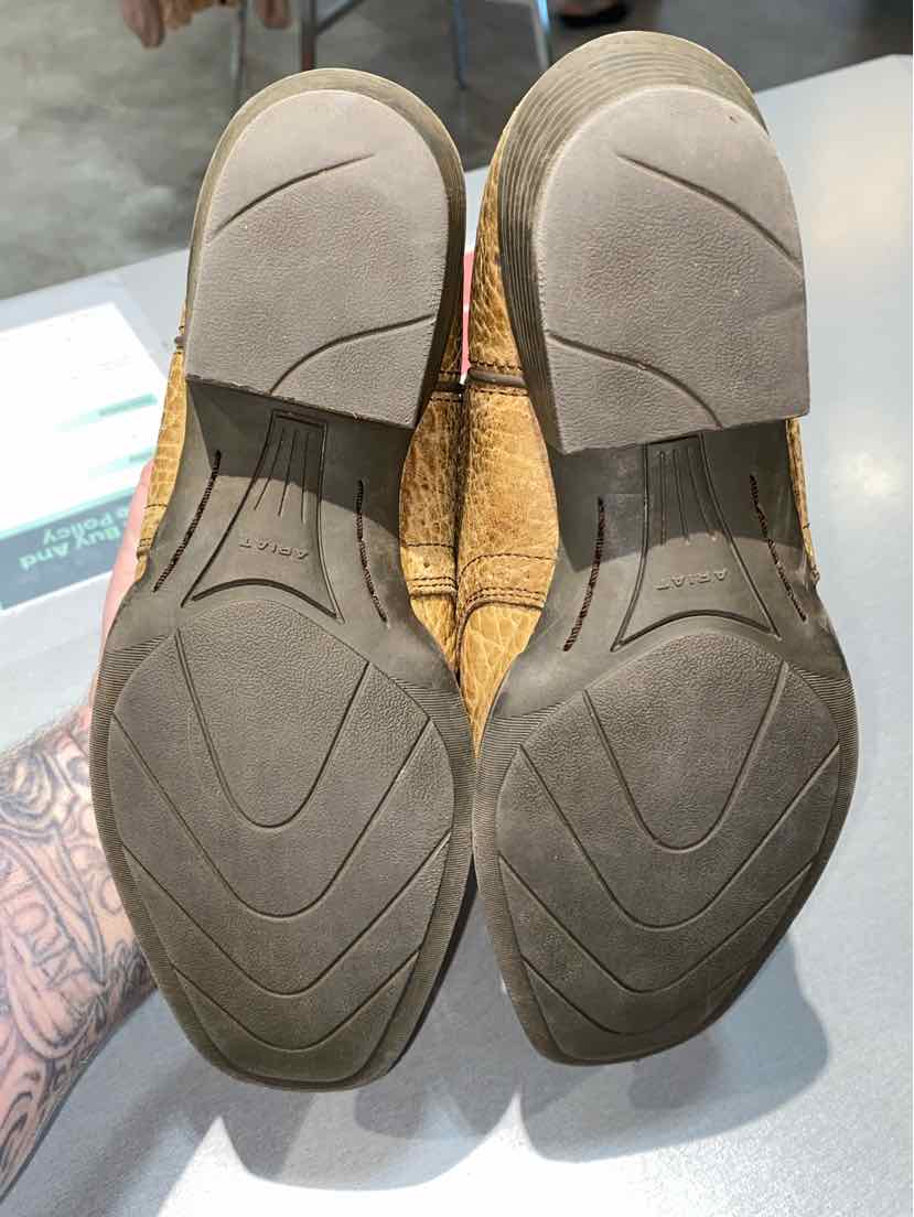 Ariat Boot Youth Size 6 equal to 7.5  10015388