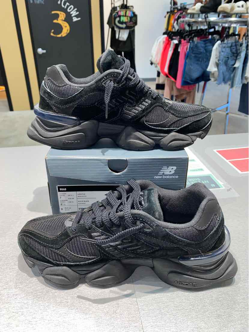 New Balance Shoe Size 7 Black u9060bpm Kids Sneakers