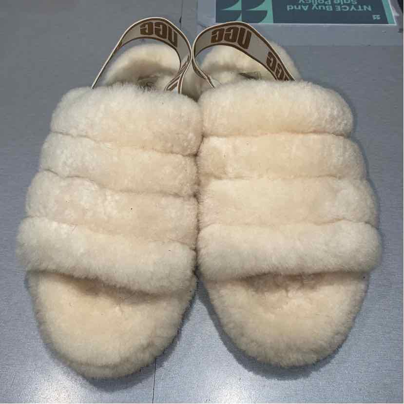 UGG Shoe Size 9 Women's Sneakers