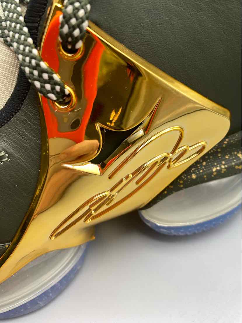 Nike Lebron 19 "Chosen 1" Mens 8.5 (New With Box)