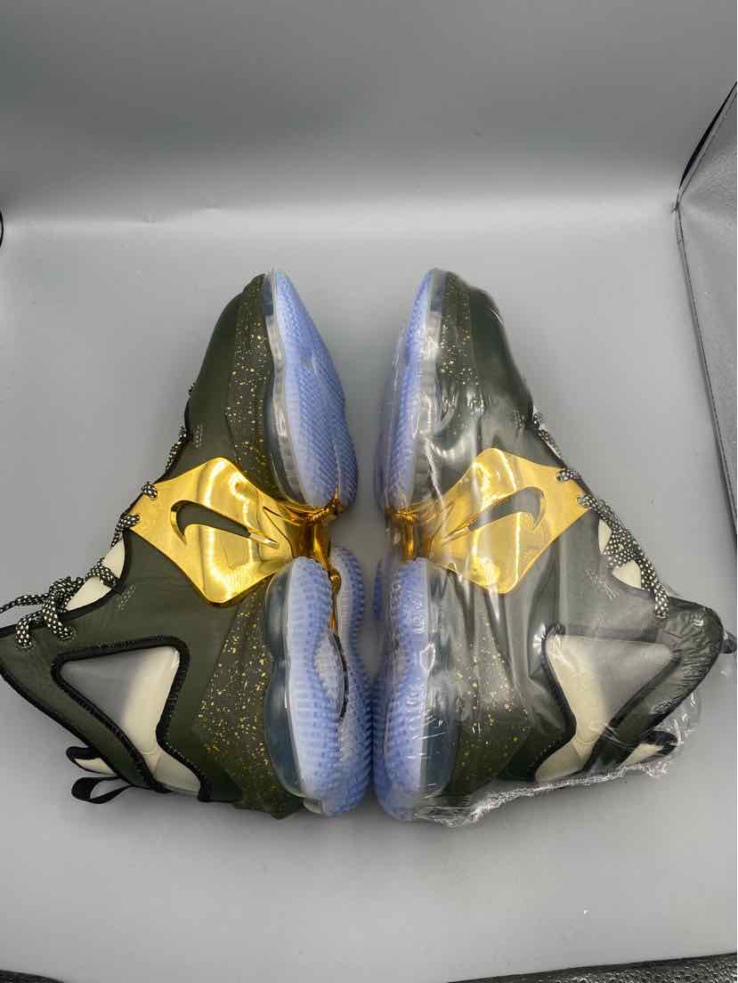 Nike Lebron 19 "Chosen 1" Mens 8.5 (New With Box)