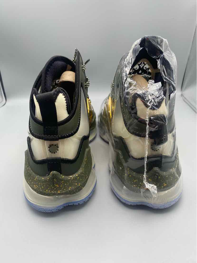 Nike Lebron 19 "Chosen 1" Mens 8.5 (New With Box)