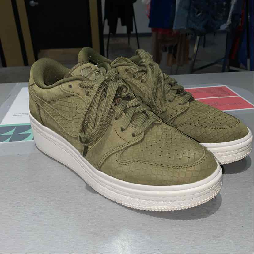 Jordan Shoe Size 8 ao1334-300 Women's Sneakers