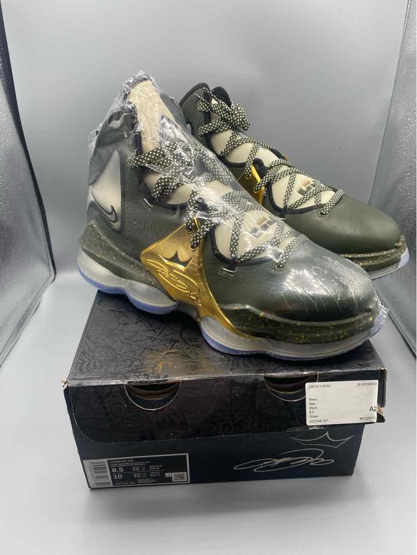 Nike Lebron 19 "Chosen 1" Mens 8.5 (New With Box)